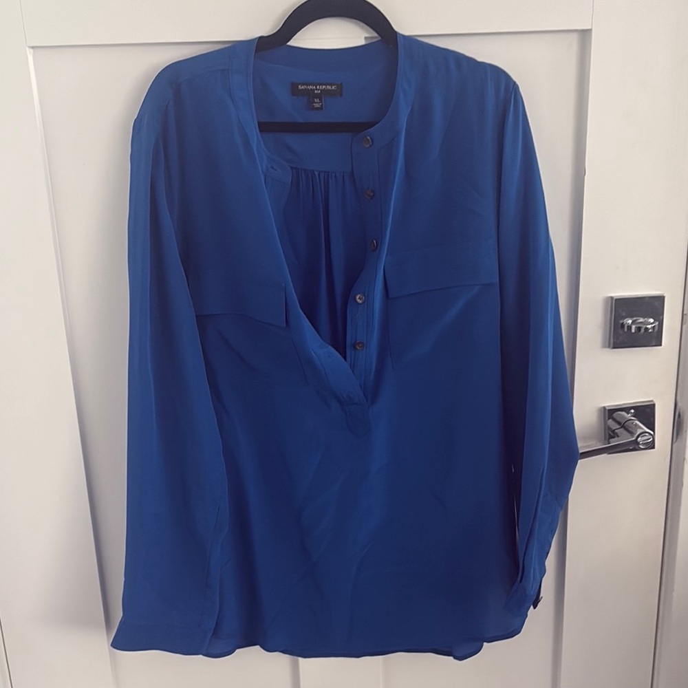 Banana Republic Blue Buttoned Relaxed Long Sleeve Blouse silk